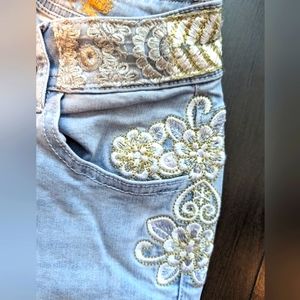 EUC Desigual embroidered jeans